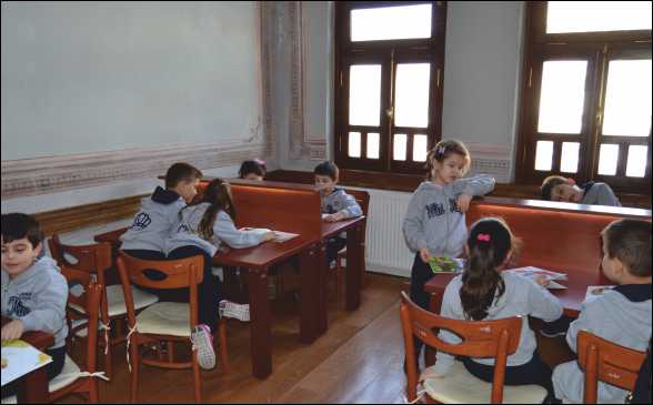 Uzunköprü Kütüphanesi geçtiğimiz yıllarda birçok kez gündeme gelmişti. Cumhuriyet meydanında