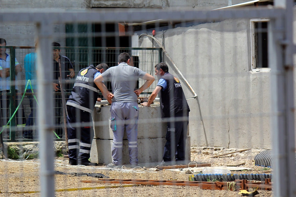 Kırklareli’nin Babaeski ilçesinde bir fabrikada çalışan iki işçi, su kuyusunda