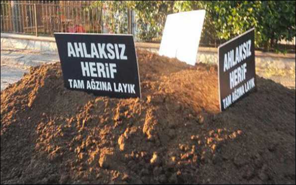 Kimliği belirsiz kişiler Gaytancıoğlu’nun evinin önüne hayvan pisliği bıraktı. CHP