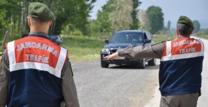 Edirne’de yasa dışı yollardan yurt dışına çıkmaya çalışan 31 kaçak