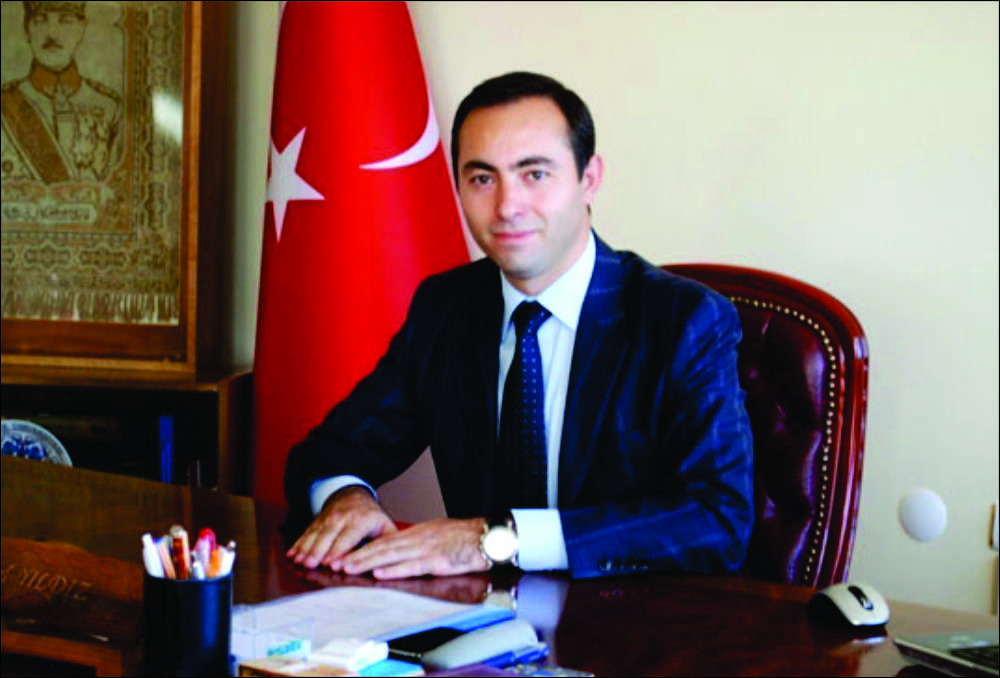 Kaymakam Kemal Yıldız; “Uzunköprü kaymakamı olarak kaymakamlığımız ile hiçbir kurumsal