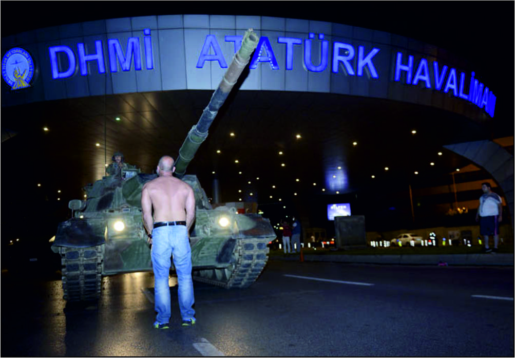 Türkiye 36 yıl sonra ilk defa bir darbe girişimi ile