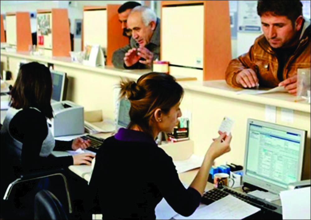 Hükümet, kamu personel rejiminde köklü bir değişikliğe giderek, “devlet memurluğu”