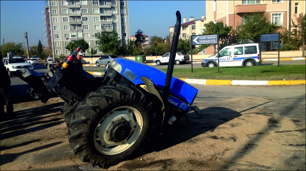 İlçemizde eşine ender rastlanan bir trafik kazası yaşandı. Dün sabah