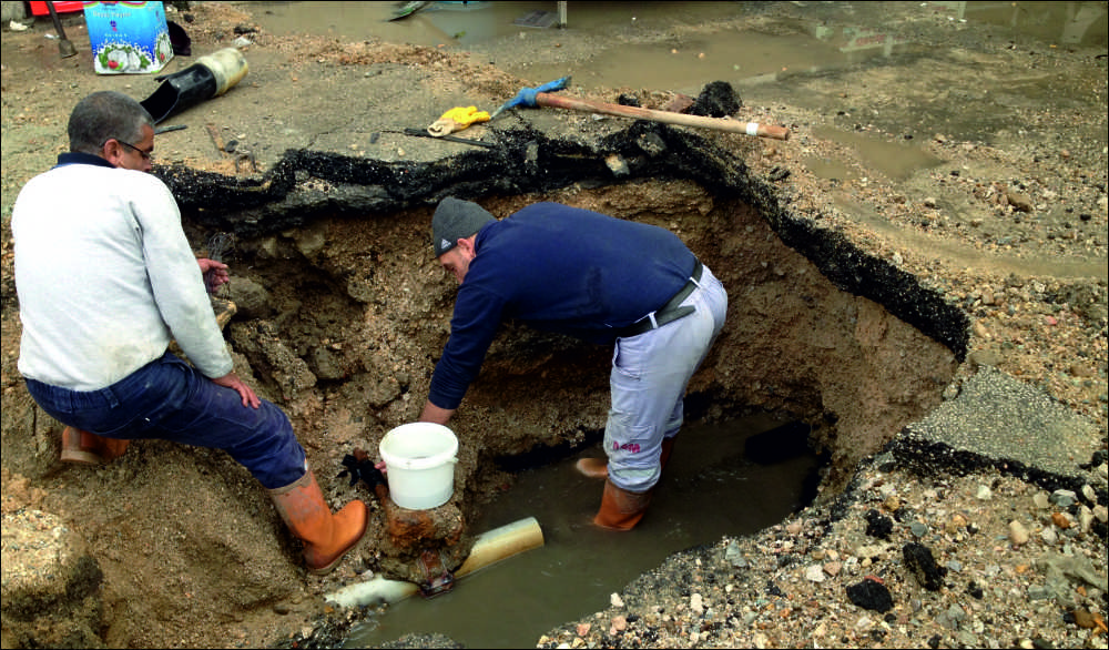 İlçemizde içme su şebeke çalışmaları devam ederken, bir yandan ise