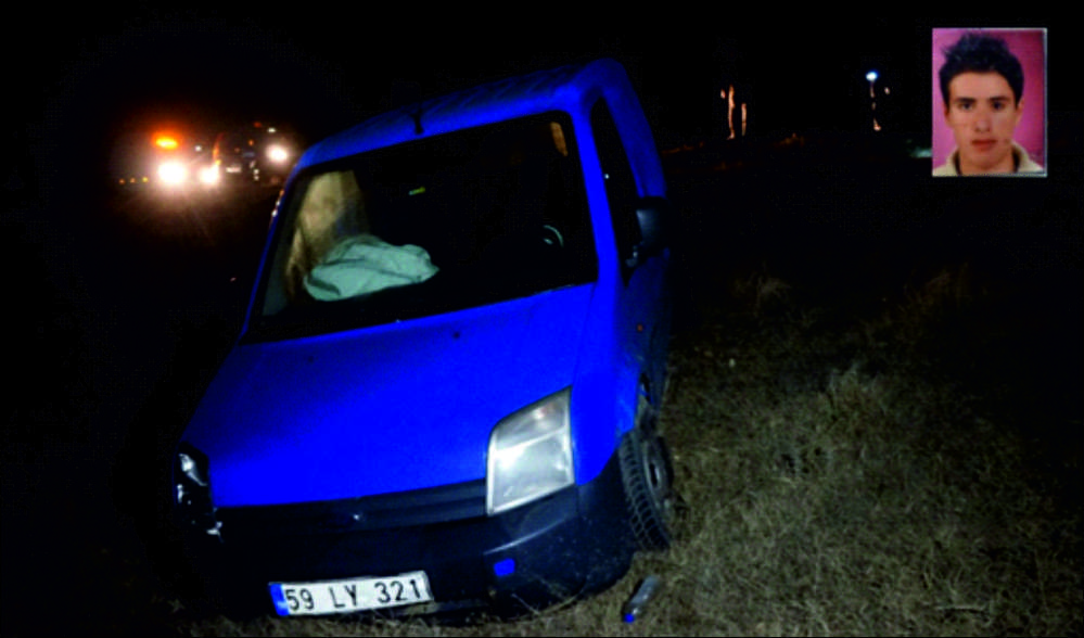 Edirne’nin Uzunköprü ilçesinde geçirdiği kazada yaralanan kamyonet sürücüsü, ambulans beklerken