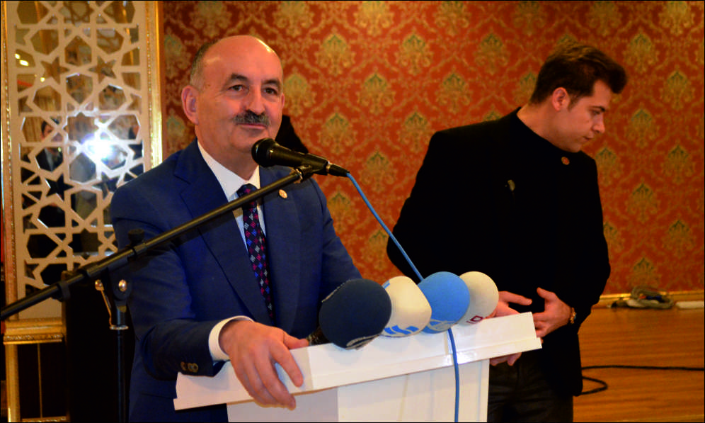 Çalışma ve Sosyal Güvenlik Bakanı Dr. Mehmet Müezzinoğlu, uzun bir