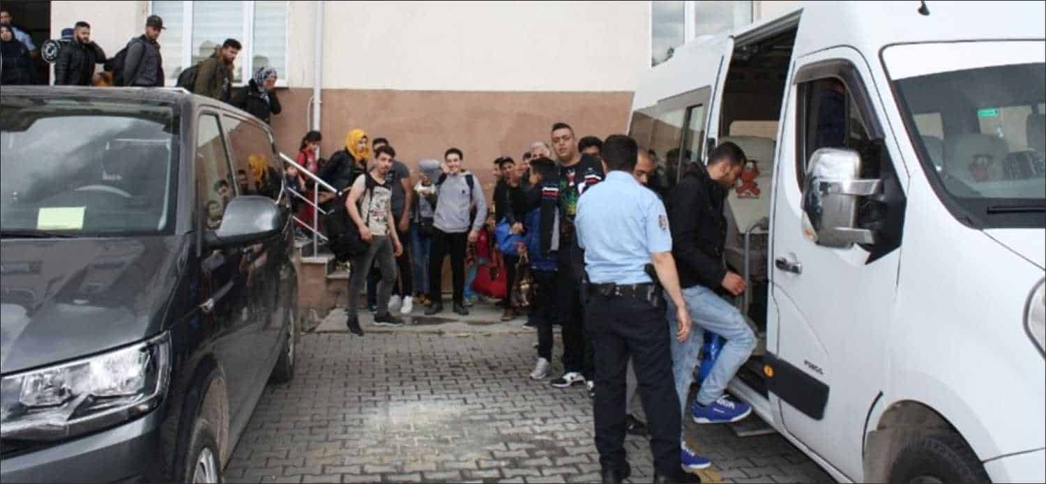 Edirne il göç idaresi tarafından sevk edilmek üzere Uzunköprü’ye getirilen