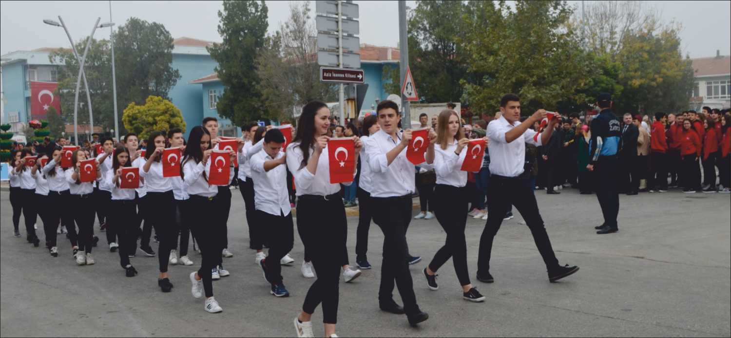 Cumhuriyetin ilan edilişinin 96’ncı yıldönümü, Uzunköprü halkının yoğun katılımıyla Cumhuriyet