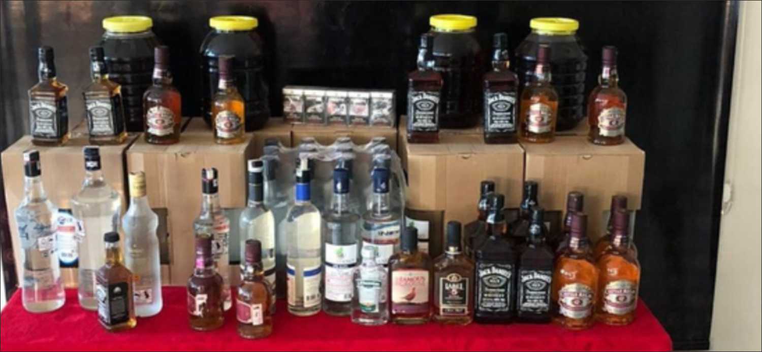 İlçemizde şüphe üzerine durdurulan bir araçta 74 şişe kaçak içki