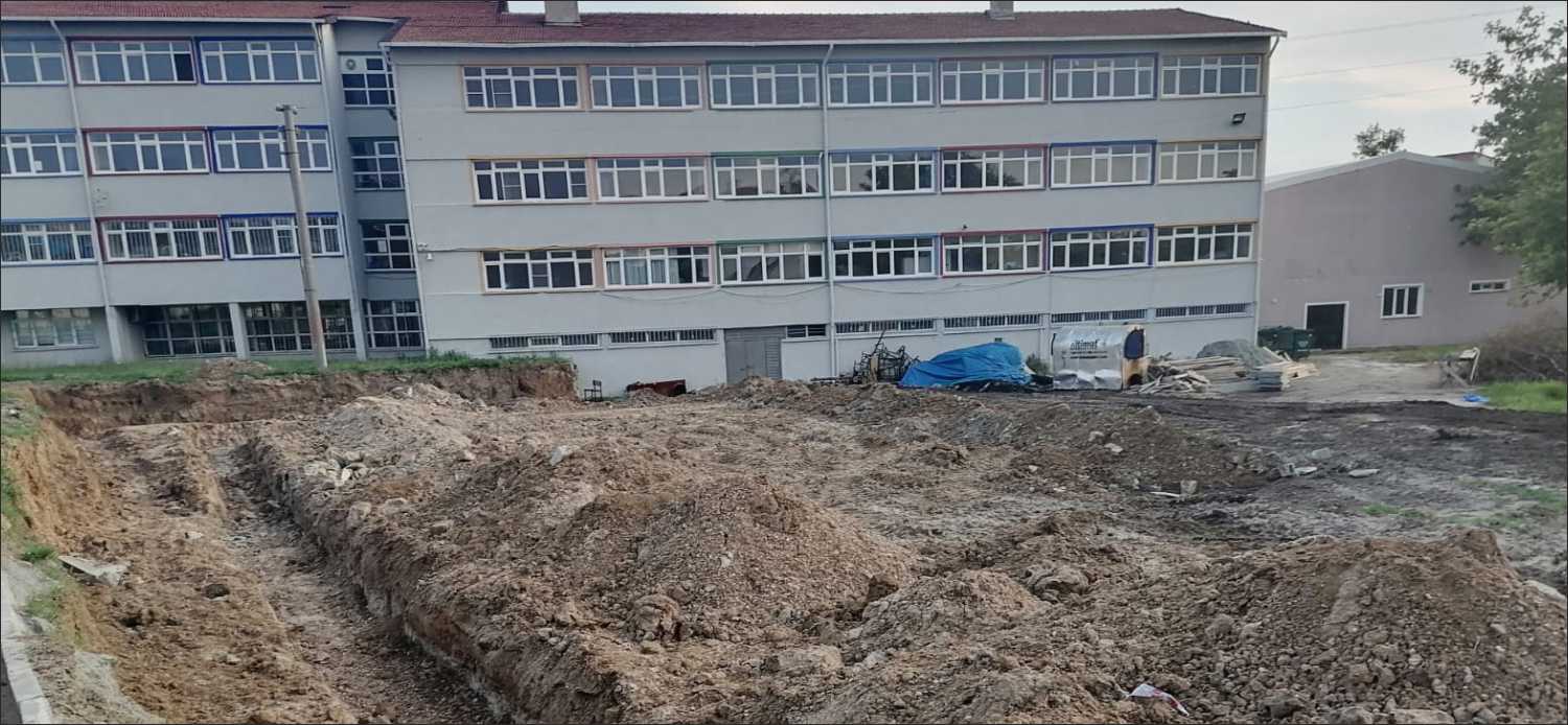 Uzunköprü’ye son dönemde Gençlik ve Spor Bakanlığının destekleriyle okul bahçelerine