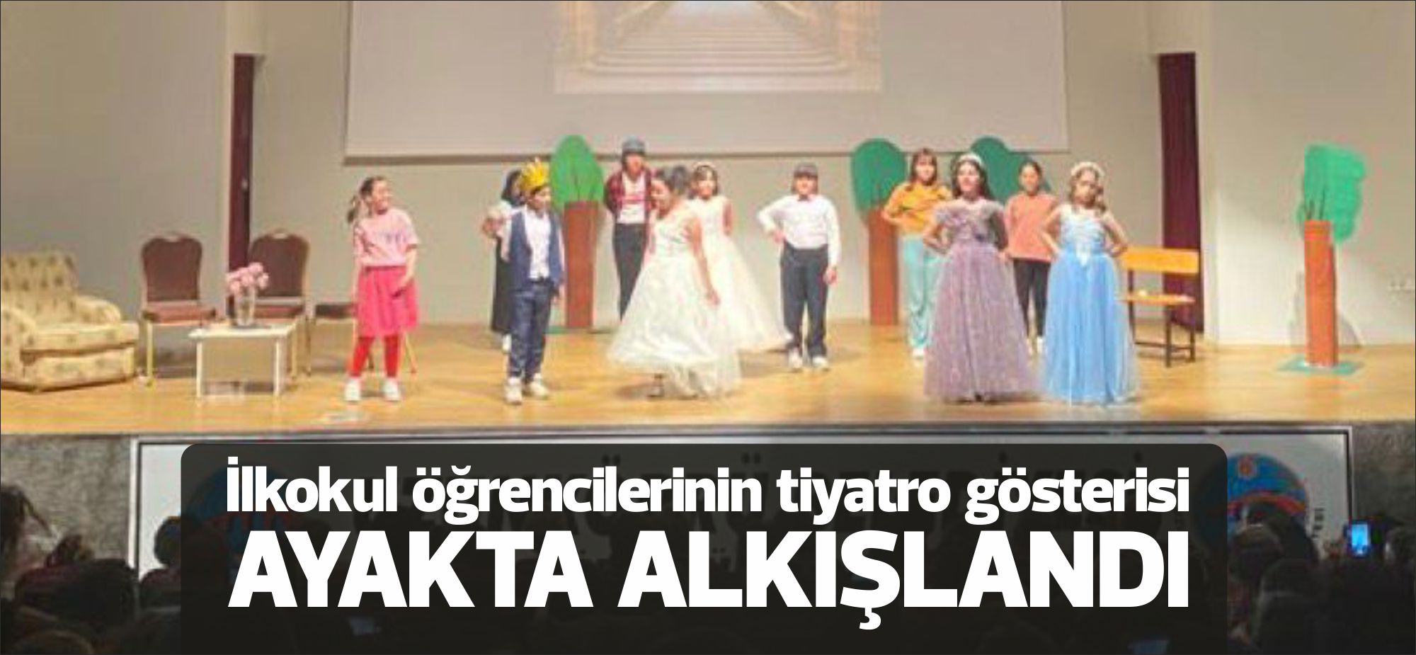 Ergene İlkokulu’nda faaliyet gösteren tiyatro kursunun sahneye koyduğu “Uçarsam Görürsün”