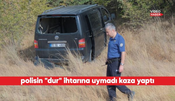 Kırklareli'nde polisin "dur" ihtarına uymayarak kaçan panelvan sürücüsü kaza yaptı.
