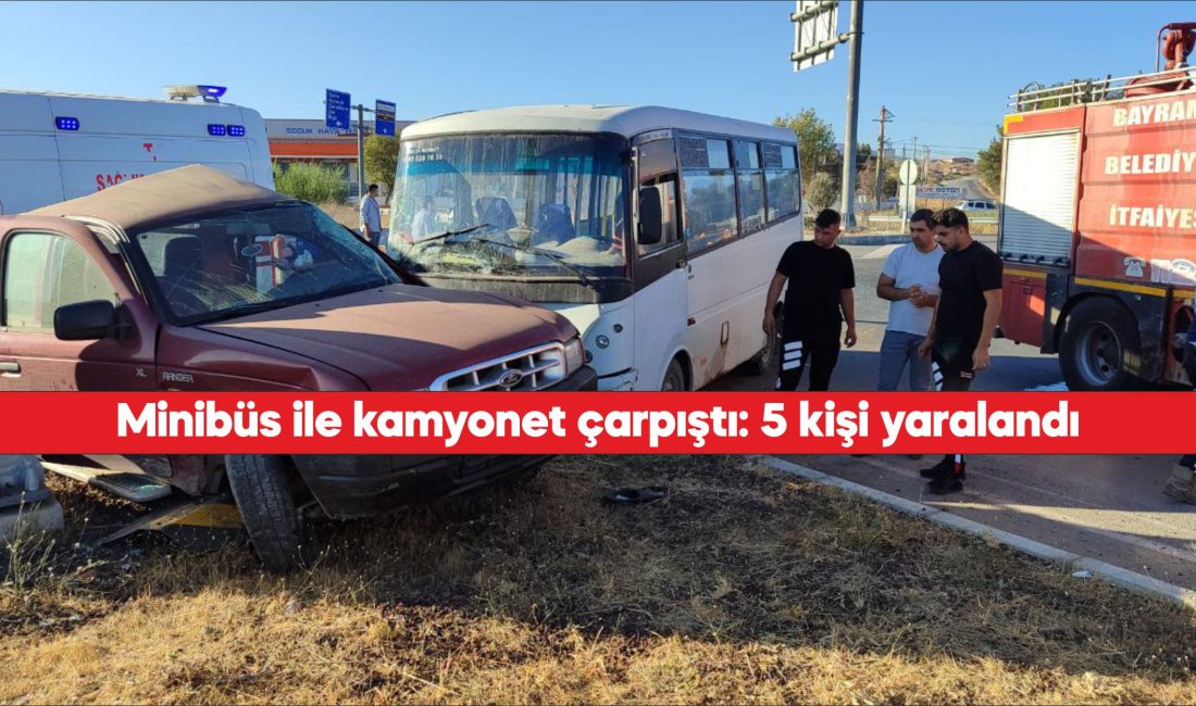 Çanakkale'nin Bayramiç ilçesinde işçi servisiyle kamyonetin çarpışması sonucu 5 kişi