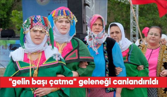 Kırklareli'nin Kızılcıkdere köyünde gerçekleştirilen "Bağ Bozumu Şenlikleri"nde, "gelin başı çatma"