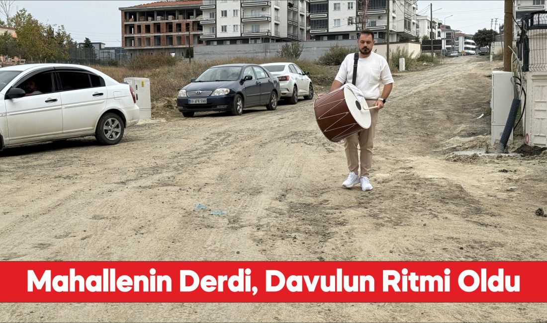 Tekirdağlı müzisyen bozuk yolları davul çalıp mani söyleyerek protesto etti