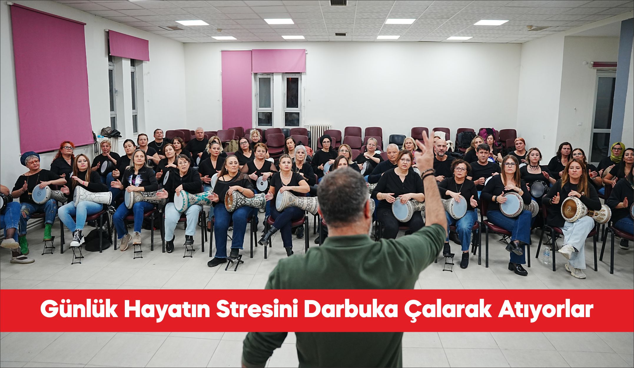 Çanakkale’de farklı yaş ve meslek gruplarından kişiler, gittikleri ritim kursunda