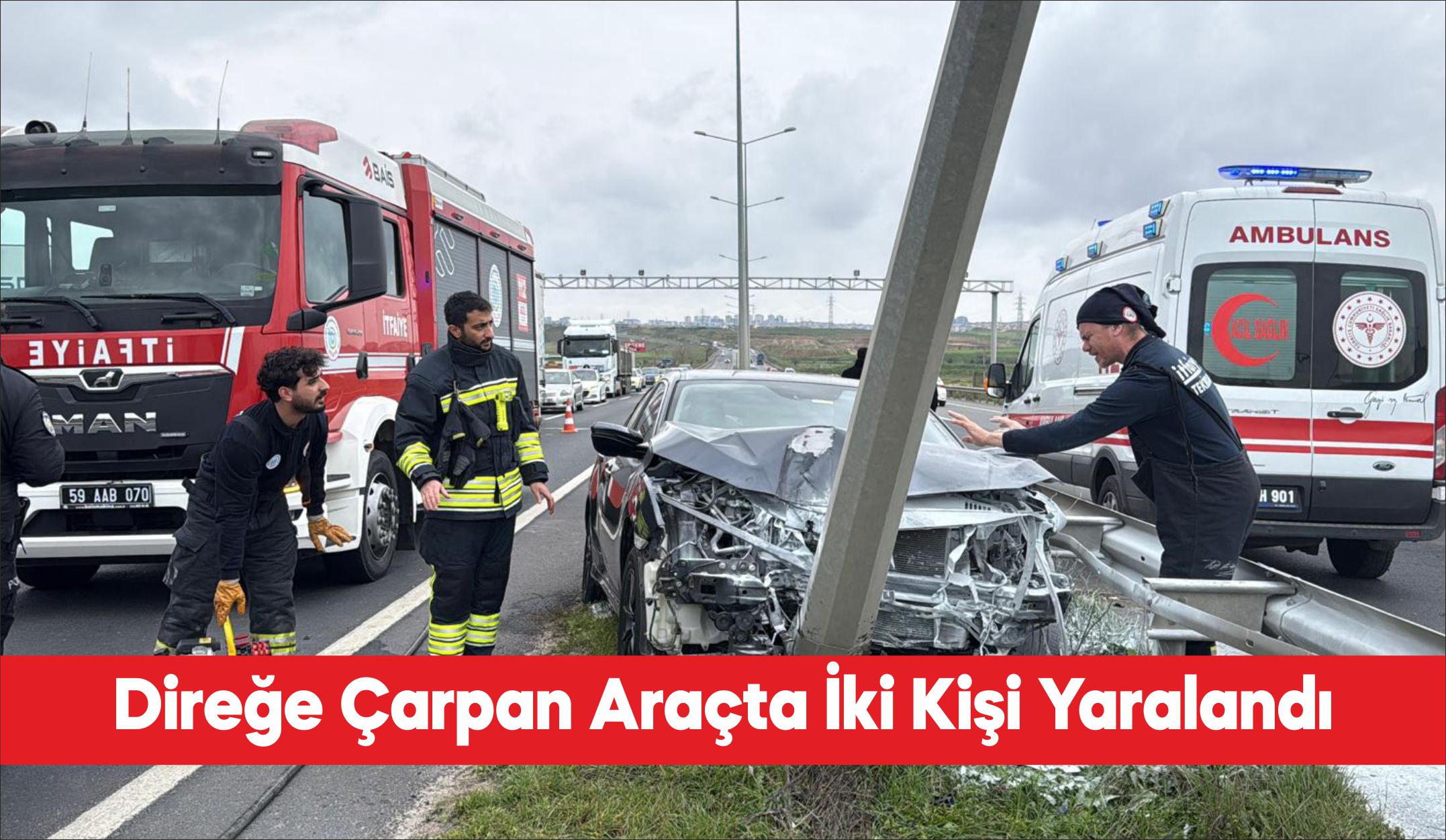 Tekirdağ’ın Ergene ilçesinde aydınlatma direğine çarpan otomobildeki 2 kişi yaralandı.
