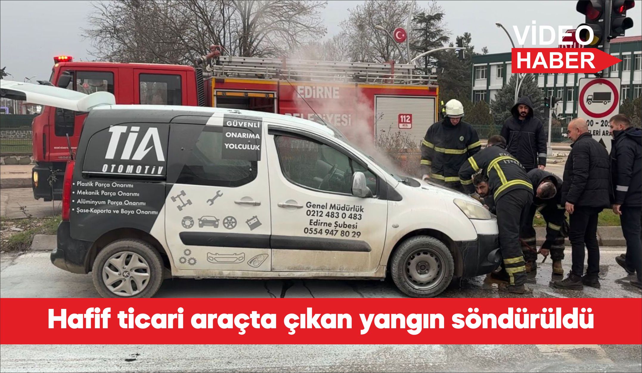 Edirne’de seyir halindeki hafif ticari araçta çıkan yangın itfaiye ekiplerince