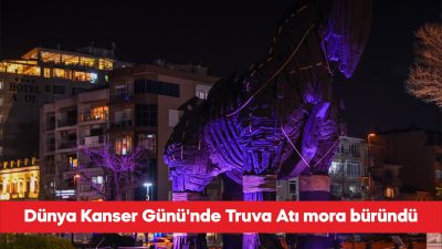 Çanakkale’de kordon boyundaki Truva Atı, 4 Şubat Dünya Kanser Günü