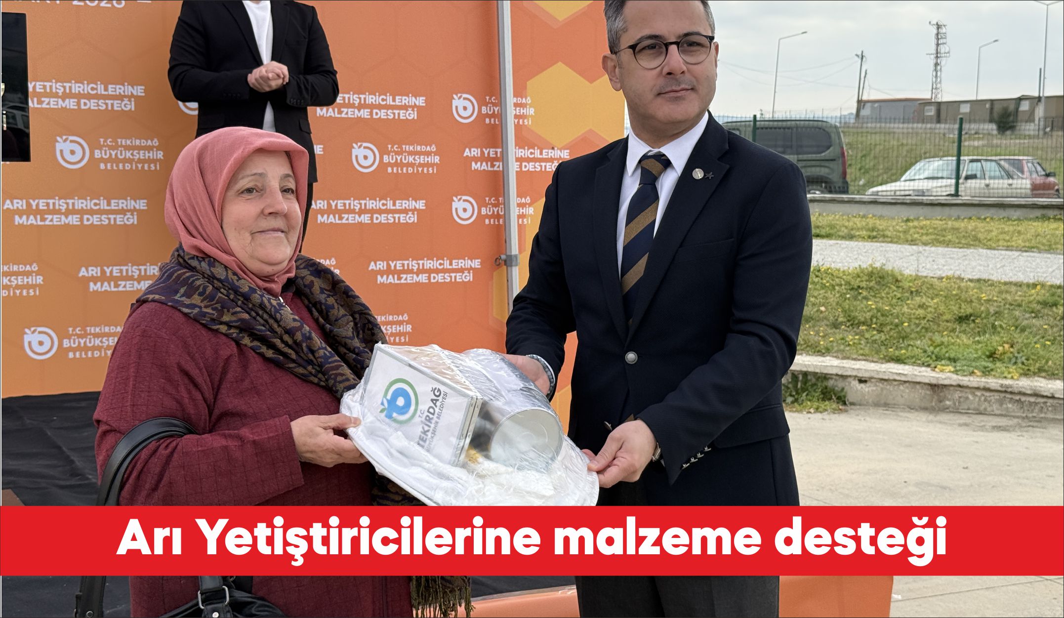 Tekirdağ Büyükşehir Belediyesi tarafından 674 arıcıya malzeme desteği sağlandı. Arı