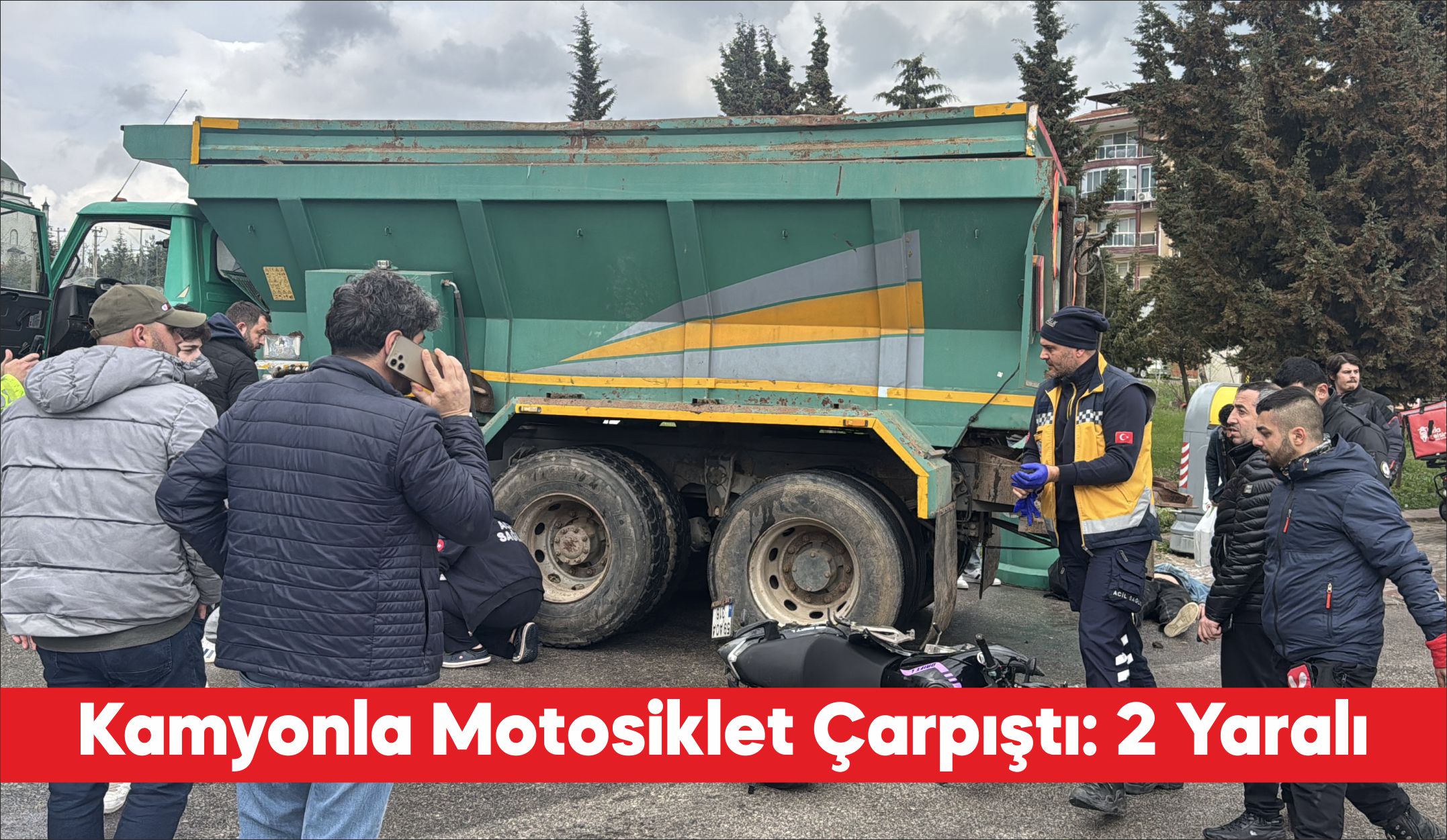 Edirne’de kamyonla motosikletin çarpışması sonucu 2 kişi yaralandı. E.Y’nin kullandığı