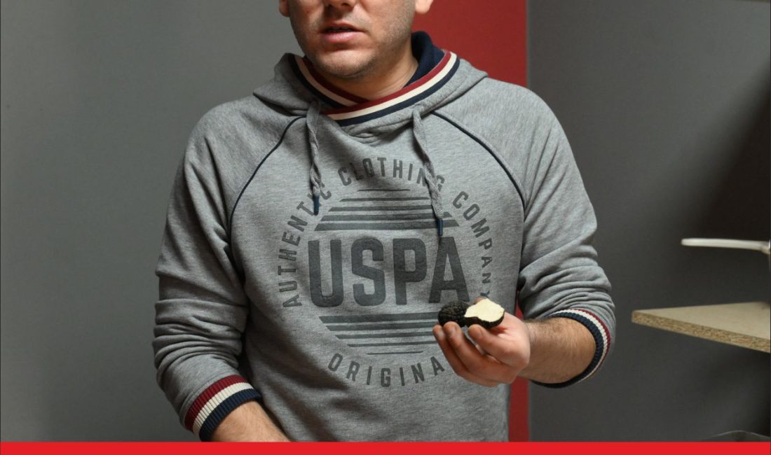 Edirne’de yaşayan Tuncay Croatto, eğitimli köpekle başladığı trüf mantarı toplayıcılığını