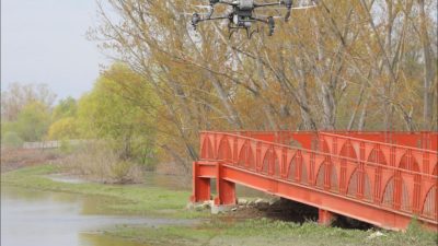 Edirne’de taşkın alanında sivrisinekle mücadele çalışmaları dronla yapılıyor. Belediyeden yapılan