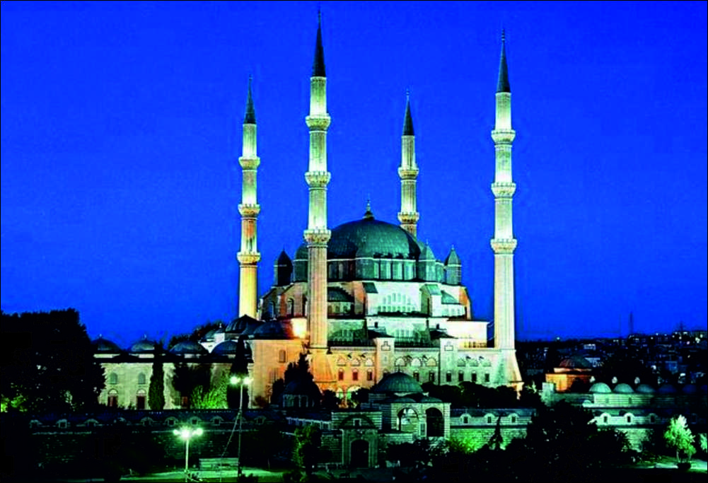 Belediyeden, Tarihi Camilere Ücretsiz Servis Uzunköprü Belediyesi Ramazan ayı dolayısıyla Uzunköprü ilçesinde yaşayan ve maddi