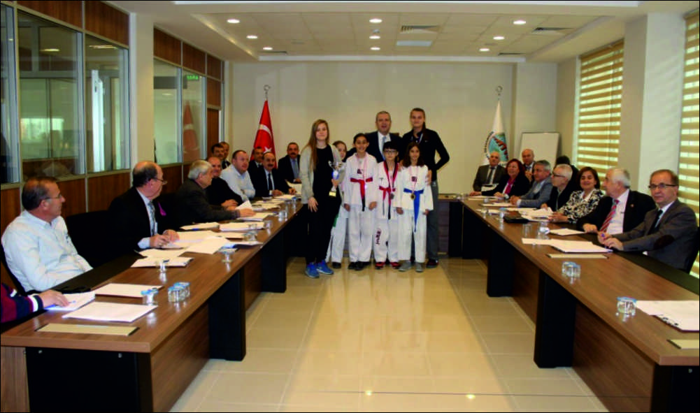Uzunköprü Belediyesi Spor Kulübünden Bir Başarı Daha 4 Aralık Pazar Günü Çanakkale de düzenlenen Trakya Taekwondo Şampiyonasına