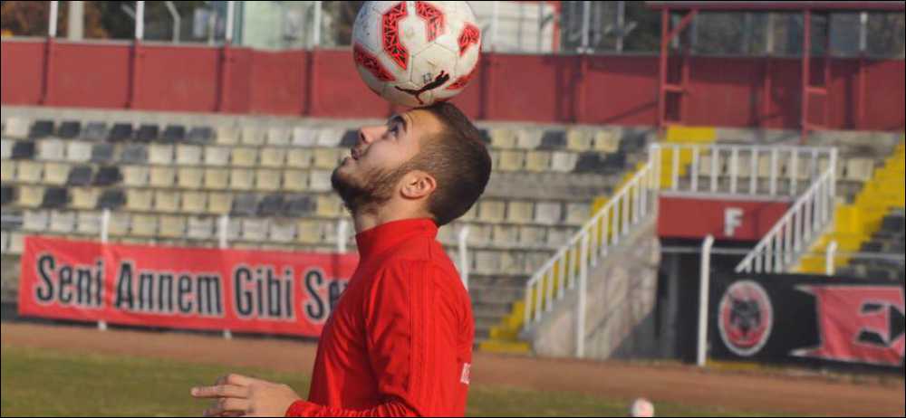 Doğancan Davas 3. Ligi Sallıyor Galatasaray ile 31.05.2019 tarihine kadar sözleşmesi bulunan Uzunköprülü sporcumuz Doğancan