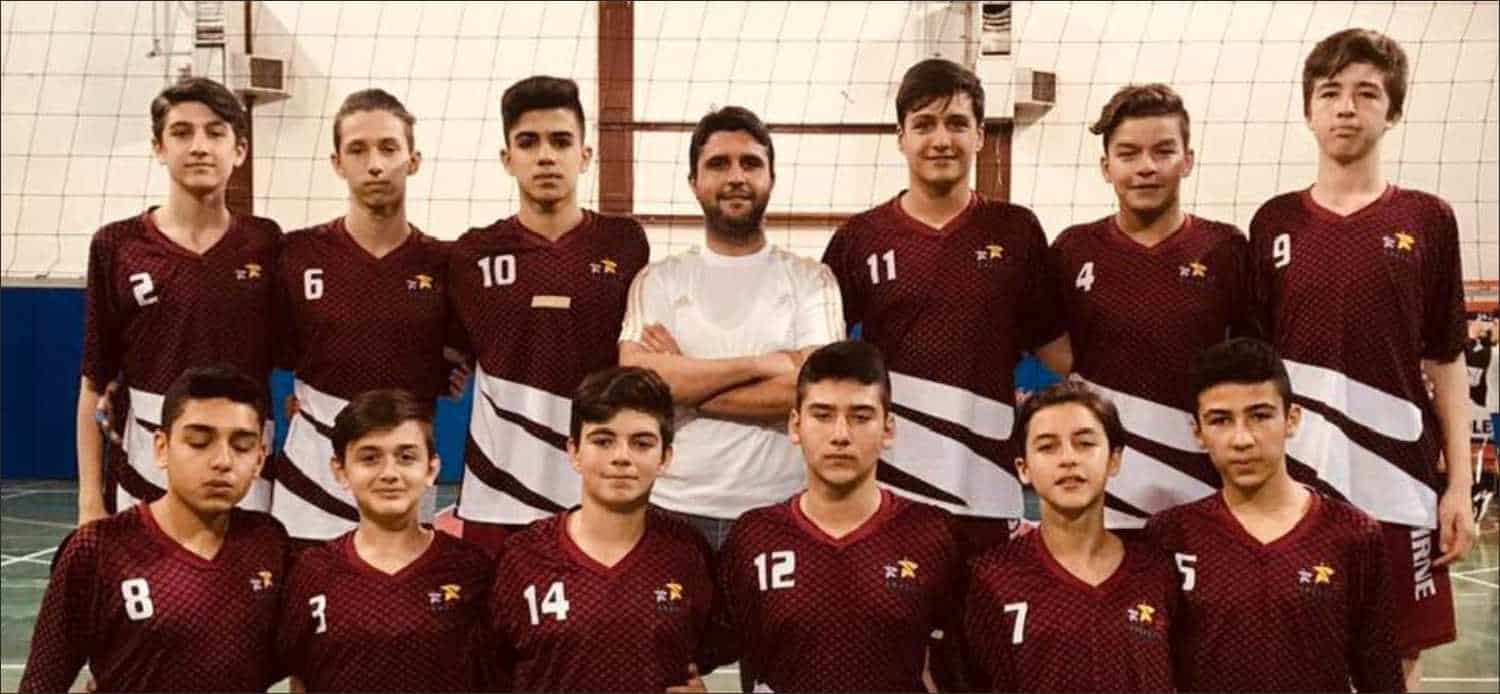 Atatürk Ortaokulu Yıldız Erkek Voleybol Takımı ilk defa katıldıkları ve