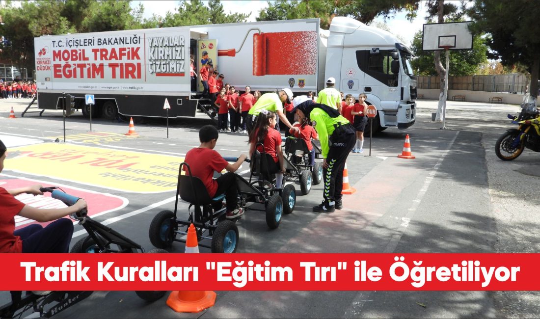 Edirne'de "Mobil Trafik Eğitim Tırı"nda öğrencilere eğitim verildi.