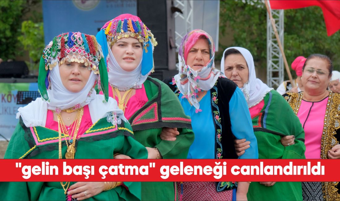 Kırklareli'nin Kızılcıkdere köyünde gerçekleştirilen "Bağ Bozumu Şenlikleri"nde, "gelin başı çatma"
