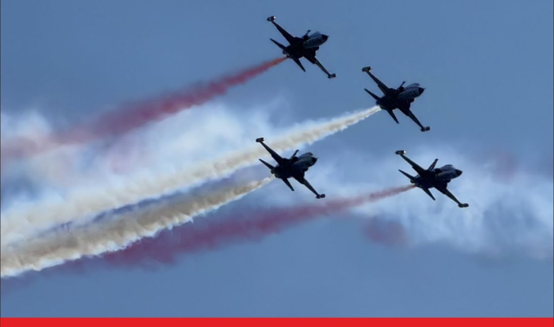 Türk Hava Kuvvetlerinin akrobasi timi Türk Yıldızları, Çanakkale’de gösteri uçuşu