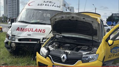 Edirne’de ambulans ile taksinin çarpışması sonucu 5 kişi yaralandı. S.A’nın