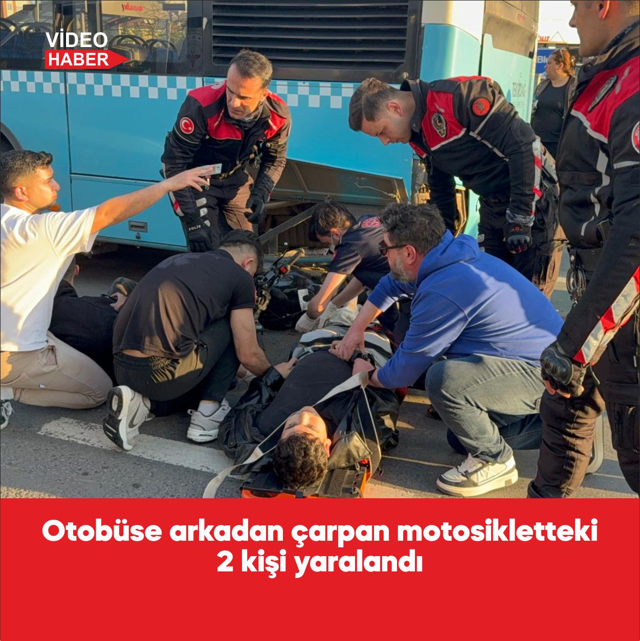 Tekirdağ’ın Çorlu ilçesinde durakta yolcu indiren belediye otobüsüne arkadan çarpan