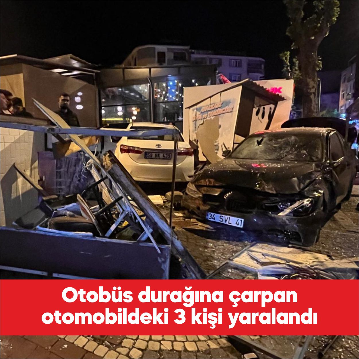 Tekirdağ’ın Hayrabolu ilçesinde otomobilin otobüs durağına çarpması sonucu 3 kişi