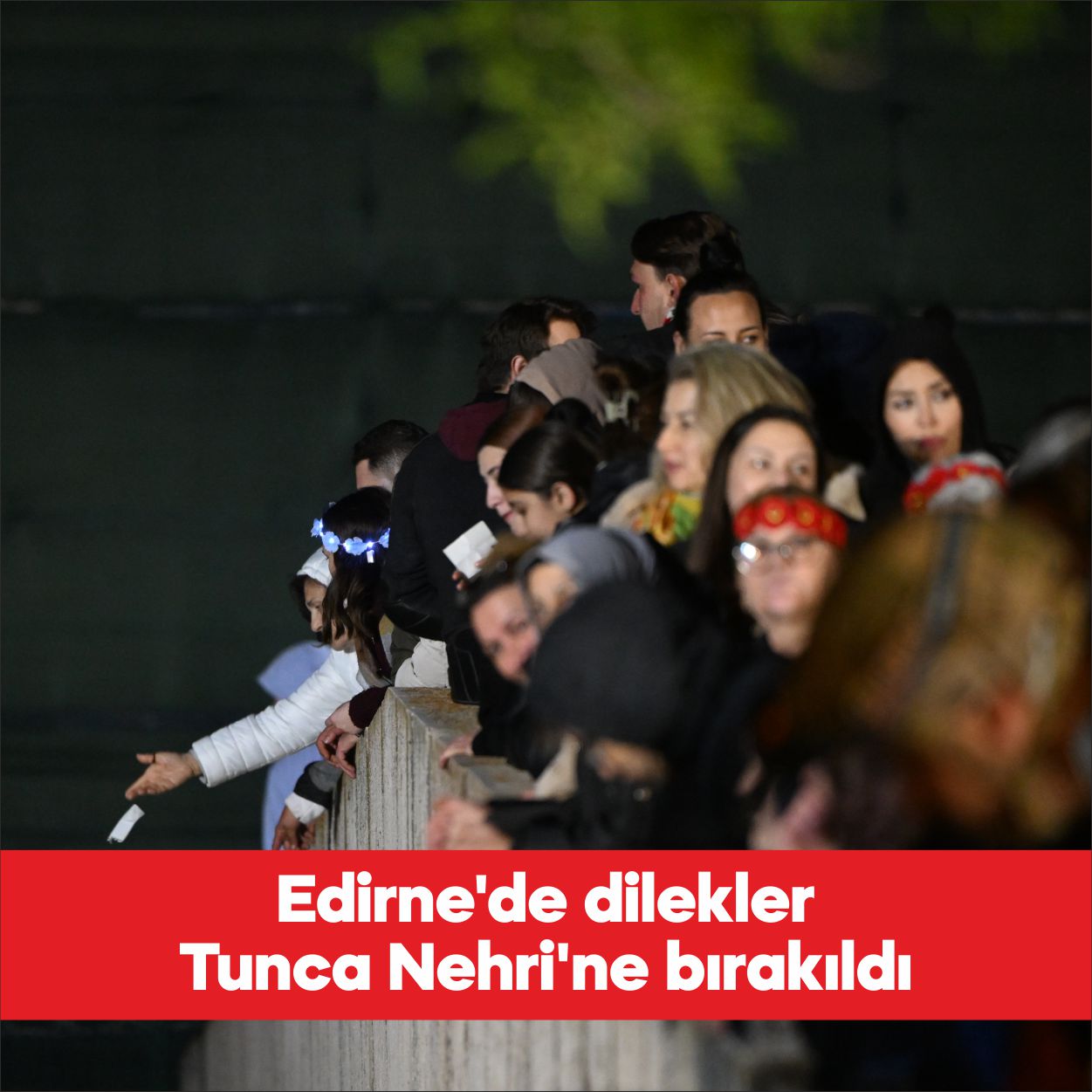 Edirne’de Kakava ve Hıdrellez Şenlikleri kapsamında dileklerin yazılı olduğu kağıtlar