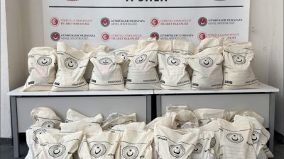 İpsala Sınır Kapısı’nda bir tırda yapılan aramada 1 ton 470