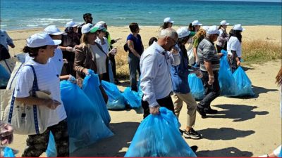 Edirne’nin Enez ilçesinde Çevre Haftası kapsamında duvar yeşillendirme ve sahil