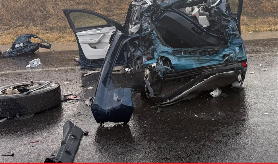 Çanakkale’de LNG yüklü tankere çarpan otomobildeki 2 kişi hayatını kaybetti,