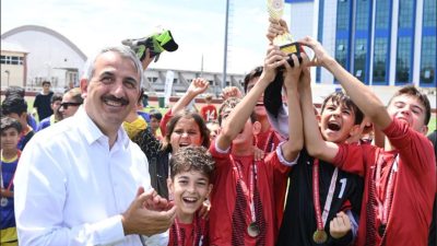 Edirne Valisi Yunus Sezer, çocukların ve gençlerin kötü alışkanlıklardan uzak