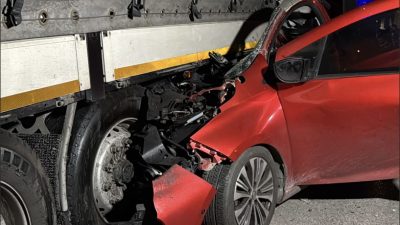 Edirne’de otoyolda bekleyen tıra arkadan çarpan otomobilin sürücüsü öldü. E.K’nin