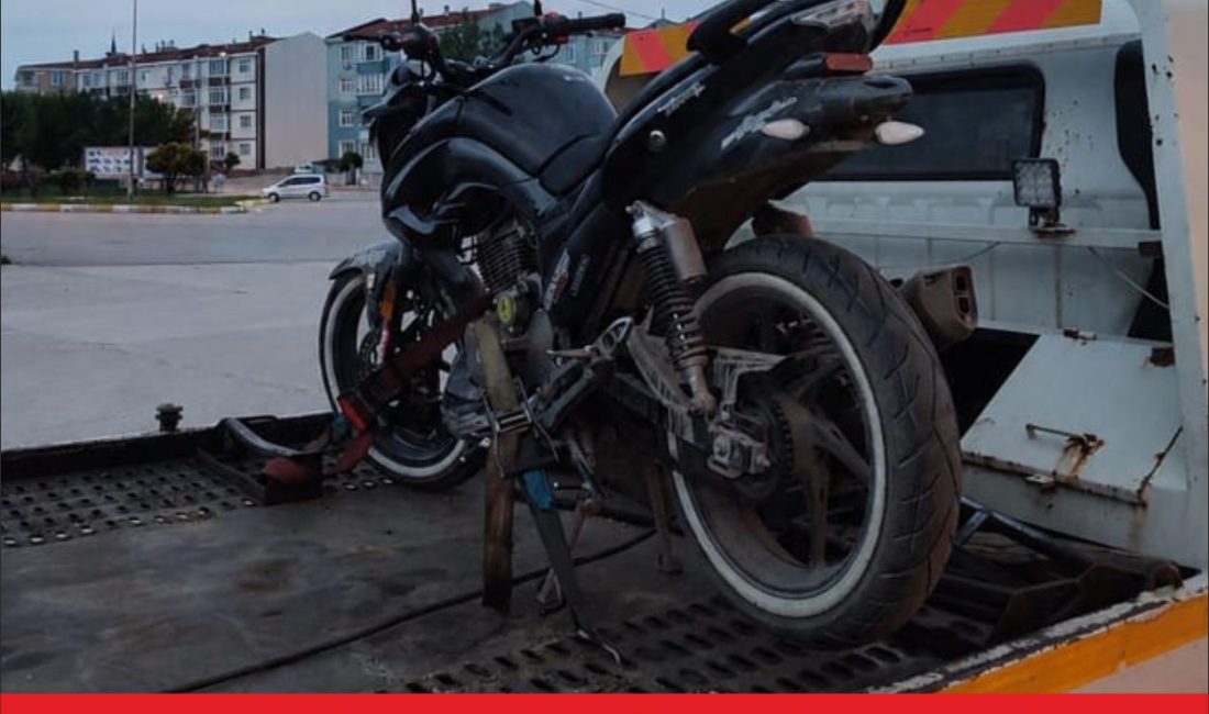 Edirne’nin Uzunköprü ilçesinde abart egzoz kullanarak çevreyi rahatsız eden motosiklet