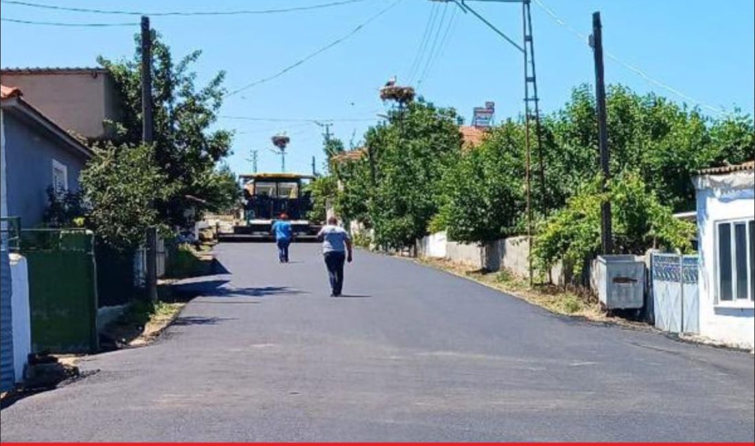 Edirne İl Özel İdaresinin köy yollarını asfaltlama çalışmaları sürüyor. Valilikten