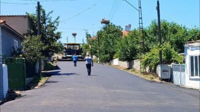 Edirne İl Özel İdaresinin köy yollarını asfaltlama çalışmaları sürüyor. Valilikten