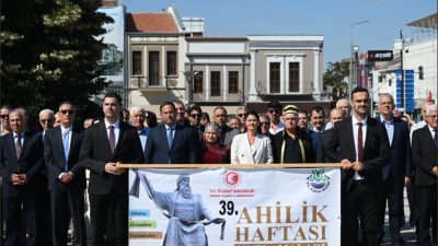 Edirne’de 39. Ahilik Haftası dolayısıyla tören düzenlendi. Tören kapsamında 25