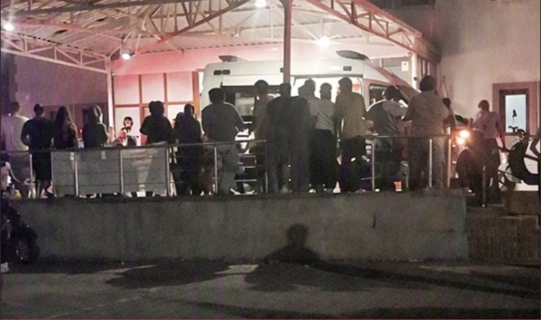 Çanakkale’nin Gelibolu ilçesinde çıkan bıçaklı kavgada 1 kişi hayatını kaybetti.